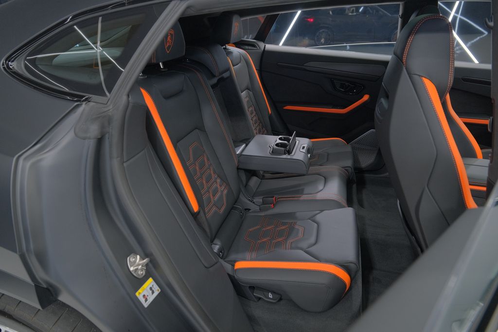 2025 Lamborghini Urus Plug-In Hybrid SE AWD