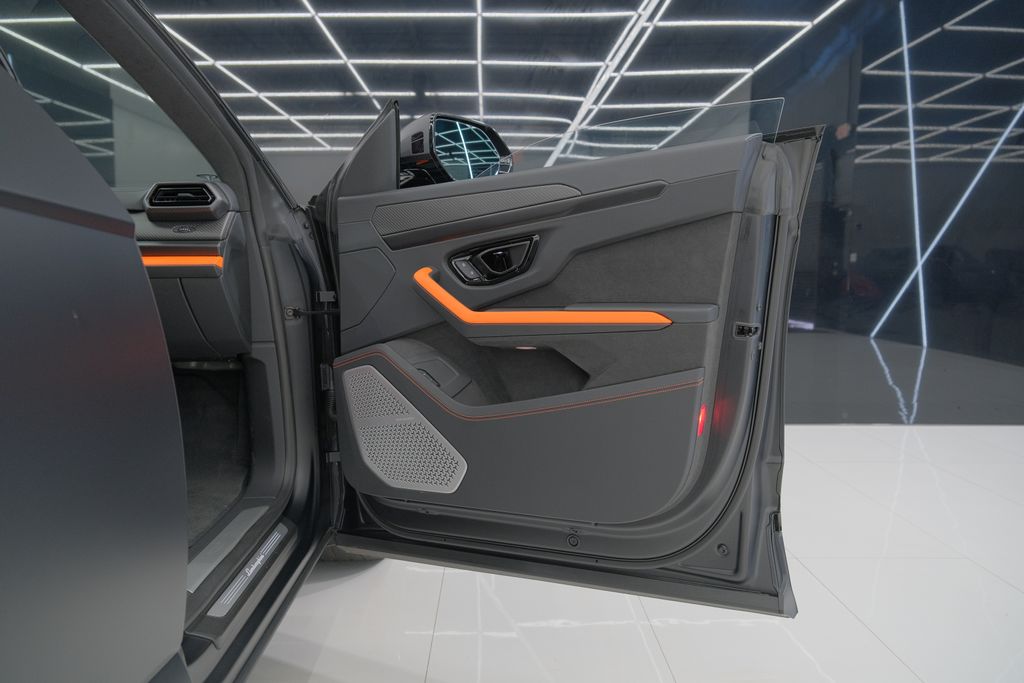 2025 Lamborghini Urus Plug-In Hybrid SE AWD