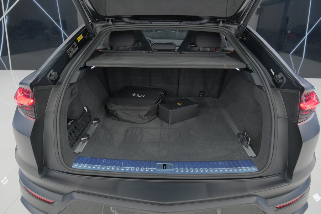 2025 Lamborghini Urus Plug-In Hybrid SE AWD