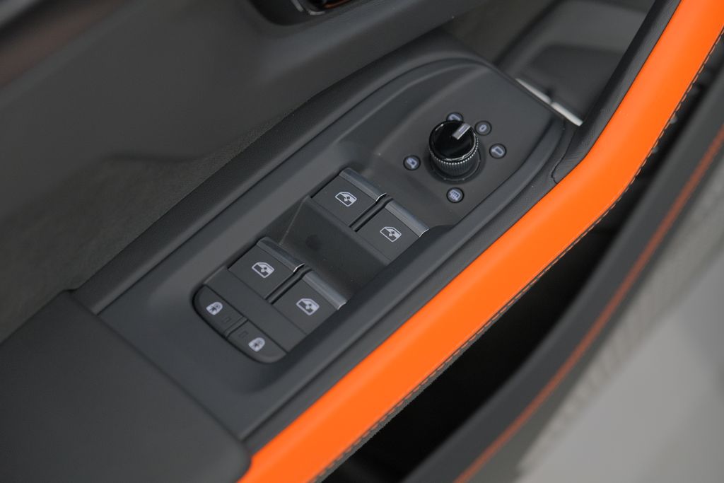 2025 Lamborghini Urus Plug-In Hybrid SE AWD