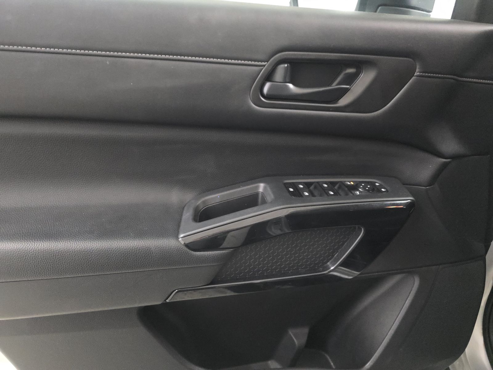 2024 Nissan Pathfinder S FWD