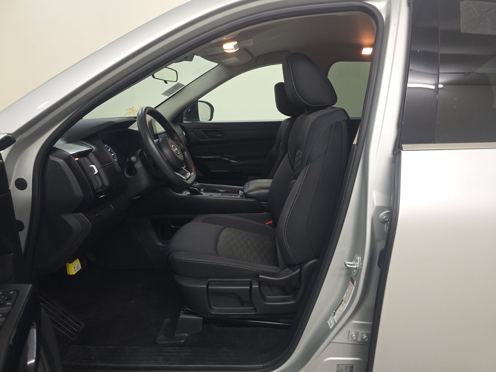 2024 Nissan Pathfinder S FWD