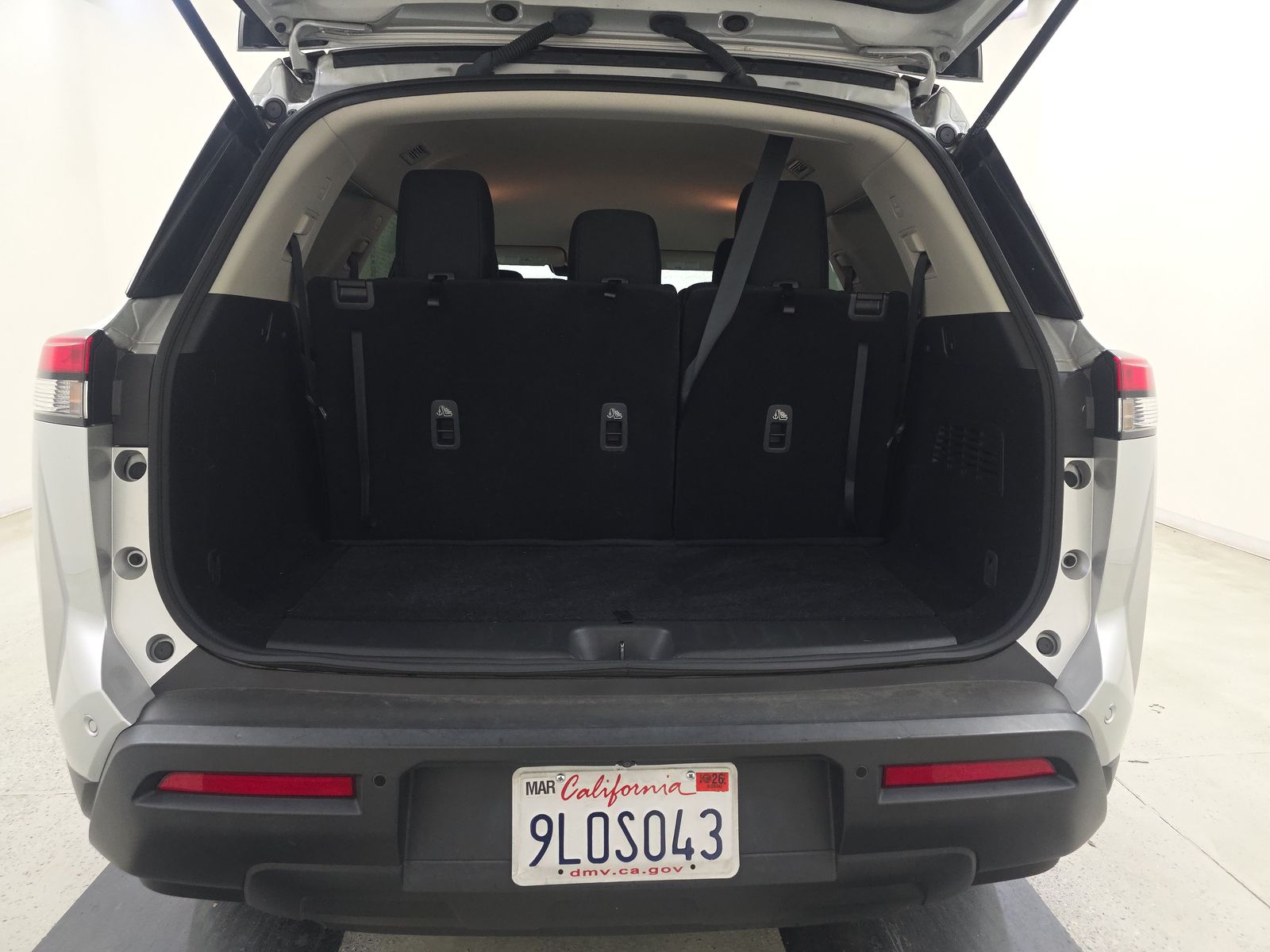 2024 Nissan Pathfinder S FWD