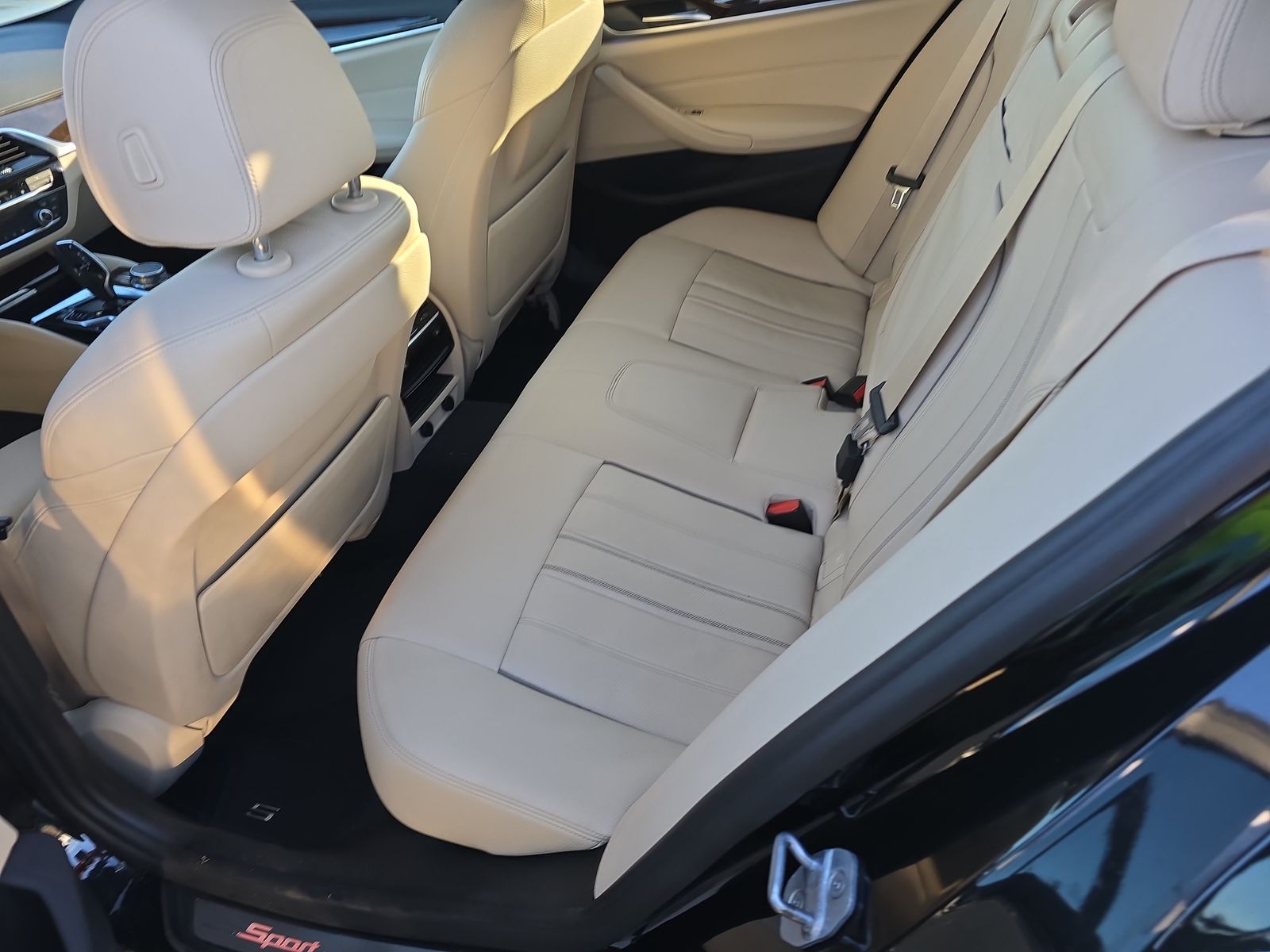 BMW 5 Series Sedan 540i xDrive снимка BMW 5 Series Sedan 540i xDrive