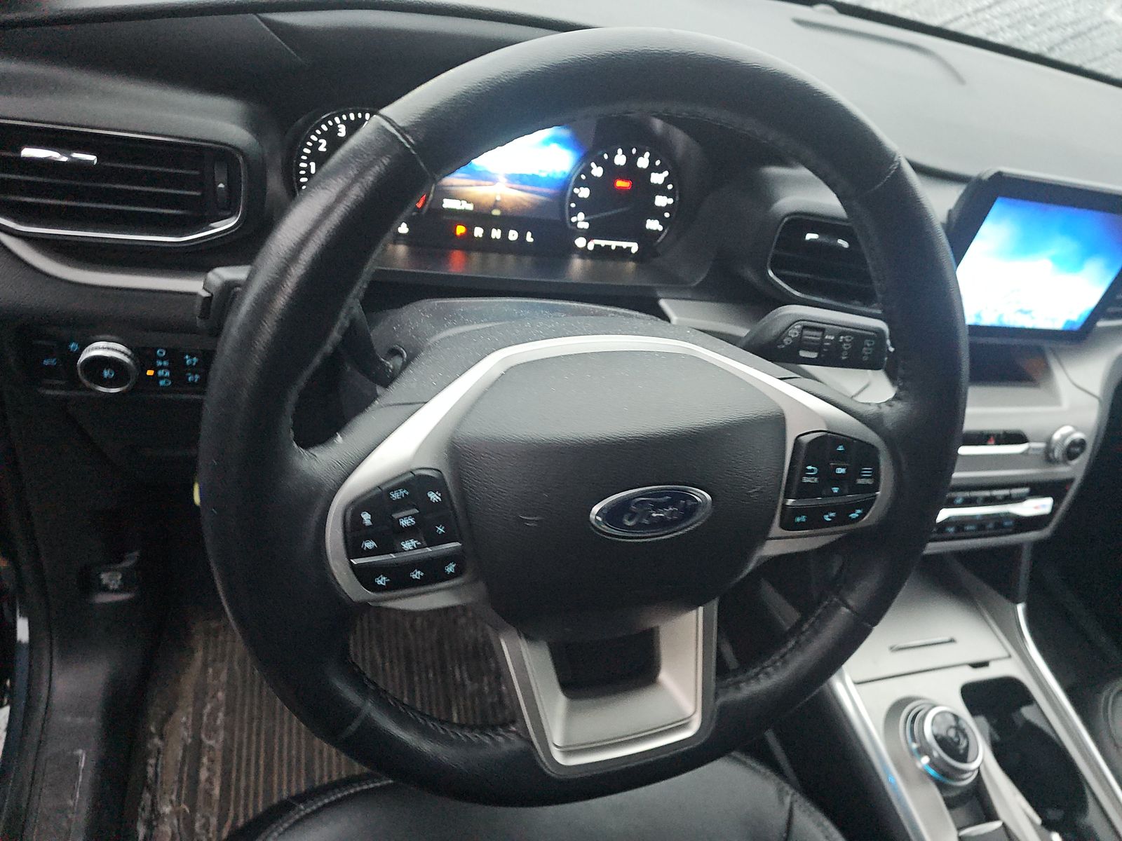 2023 Ford Explorer XLT AWD