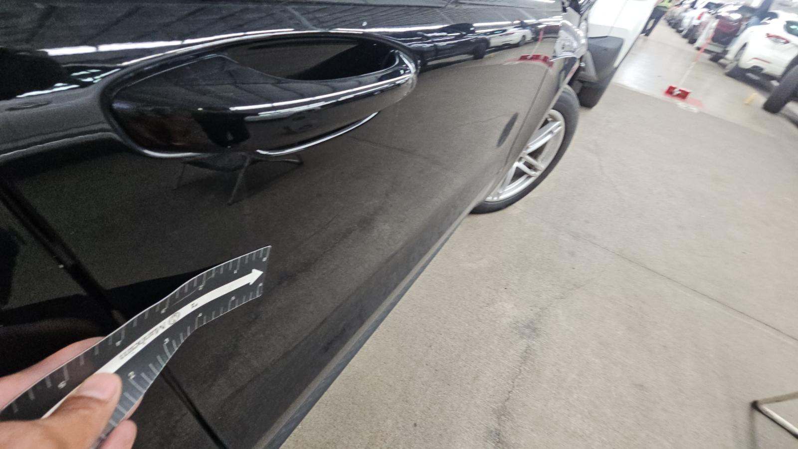 2022 Porsche Macan Base AWD