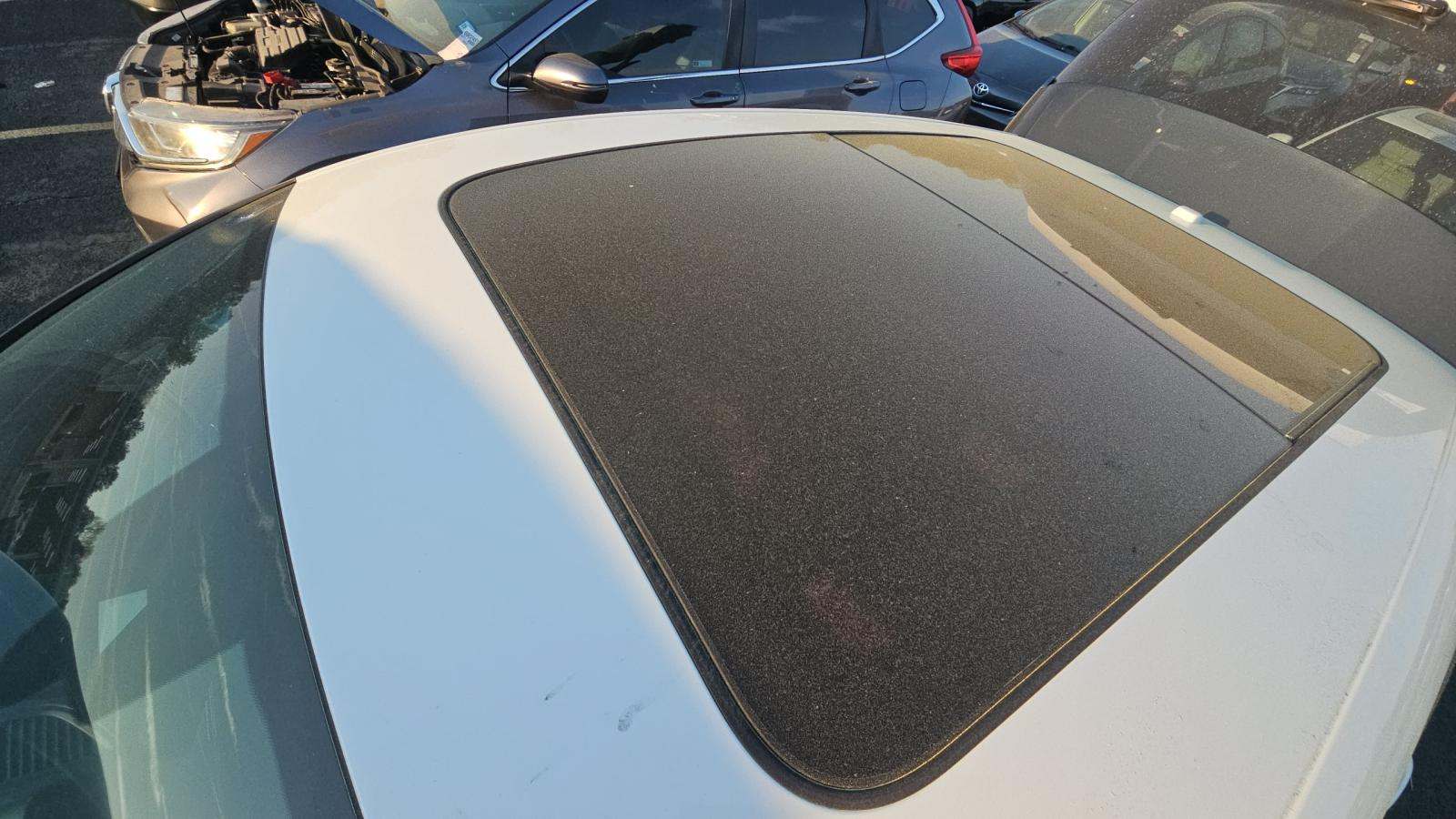 2022 Porsche Macan Base AWD