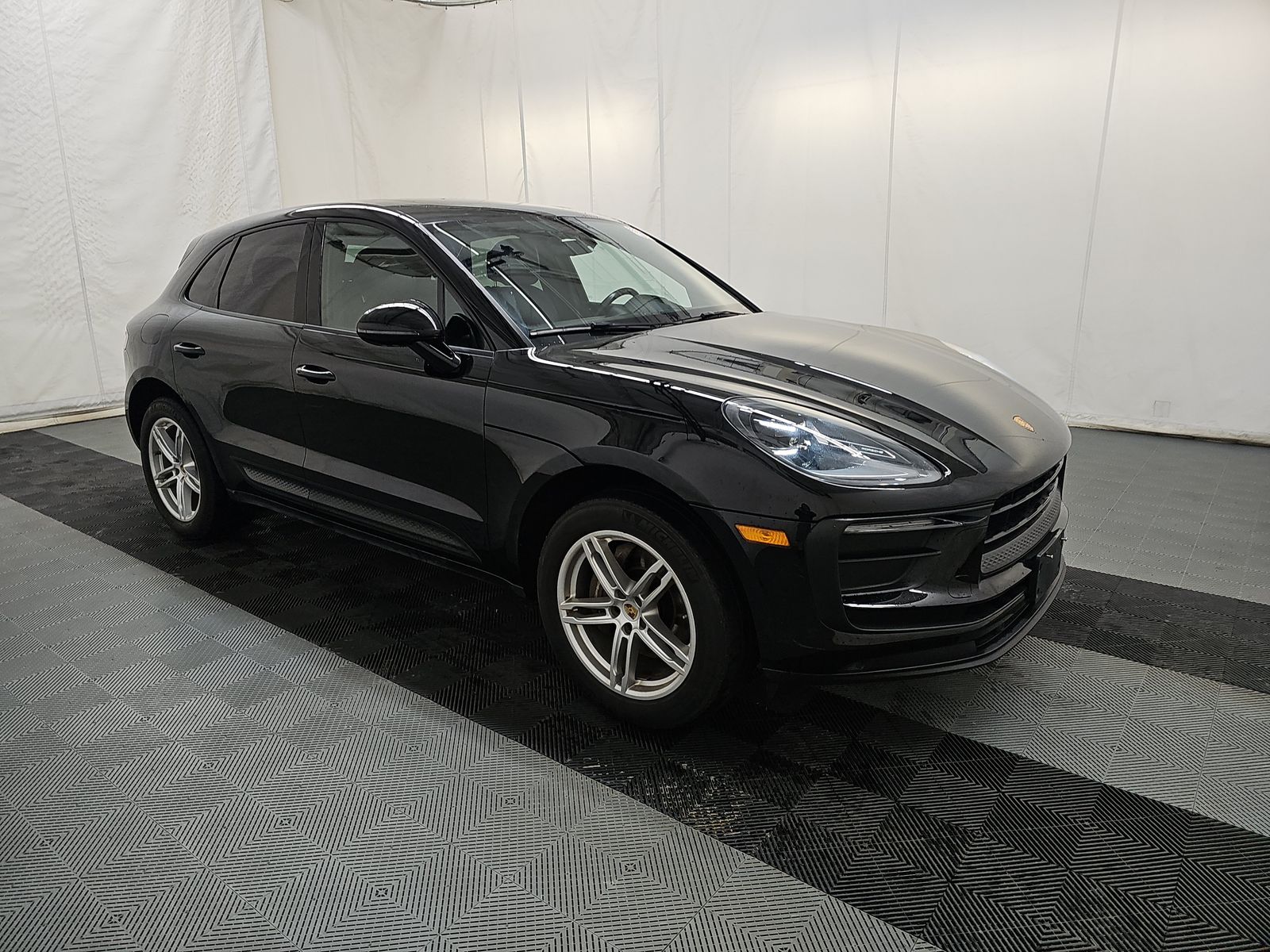 2022 Porsche Macan Base AWD