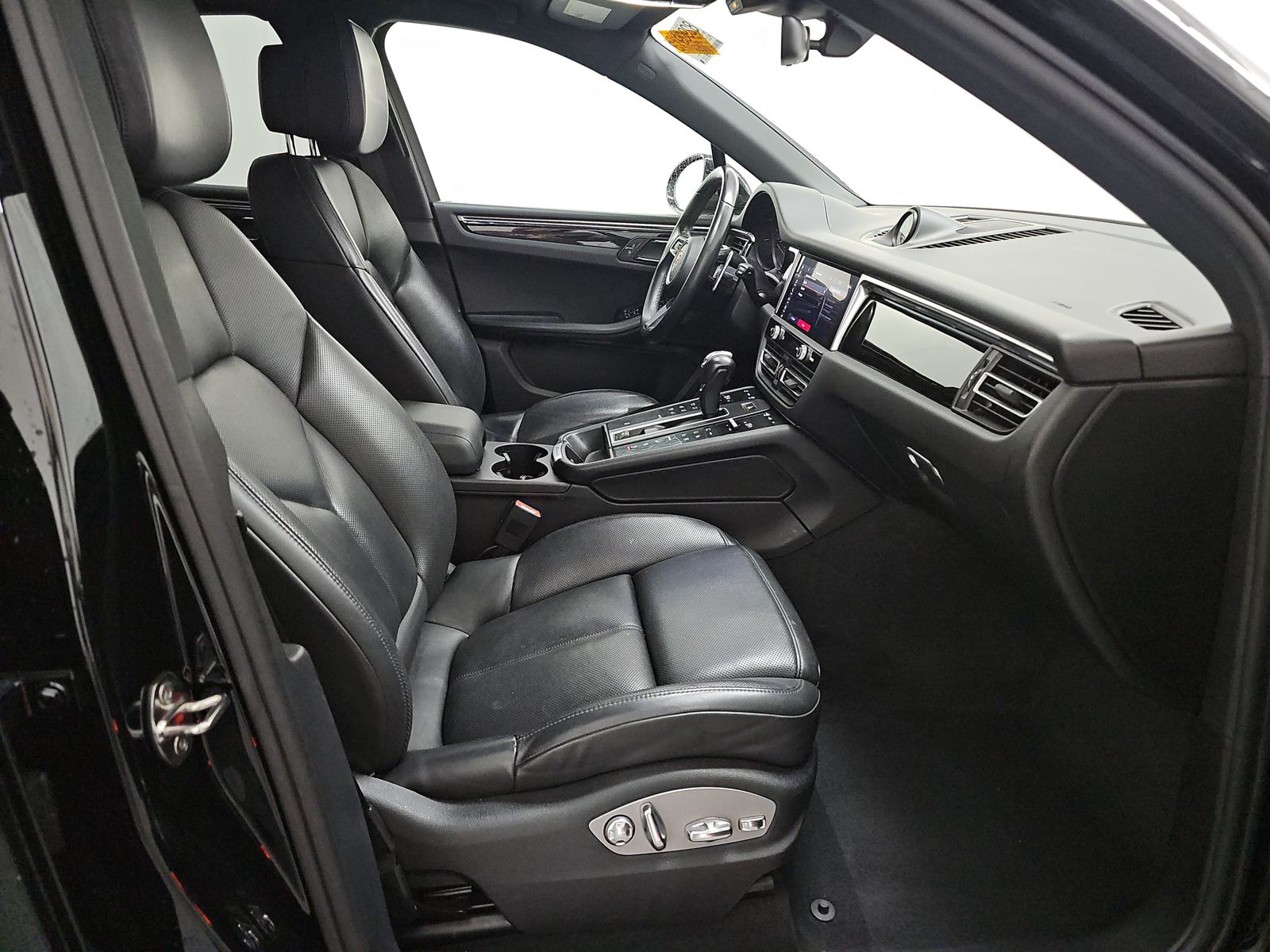 2022 Porsche Macan Base AWD