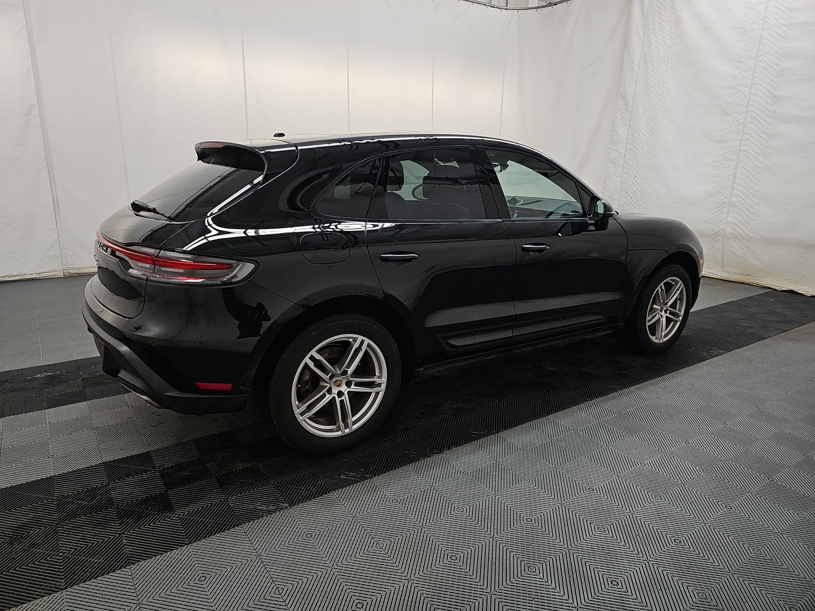 2022 Porsche Macan Base AWD