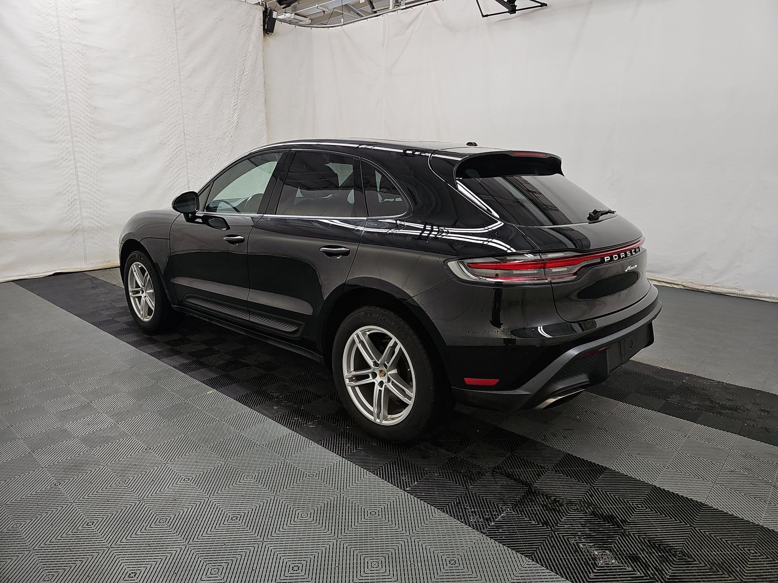 2022 Porsche Macan Base AWD