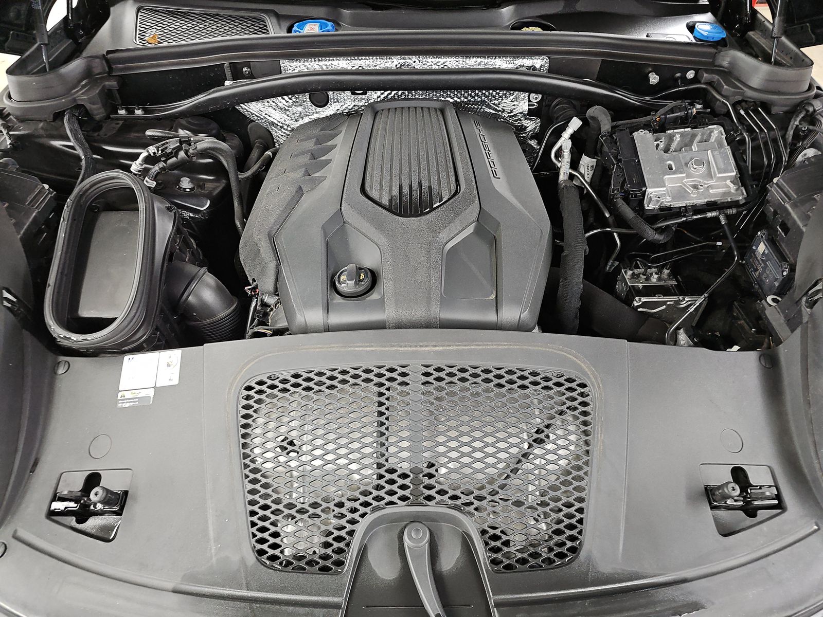 2022 Porsche Macan Base AWD