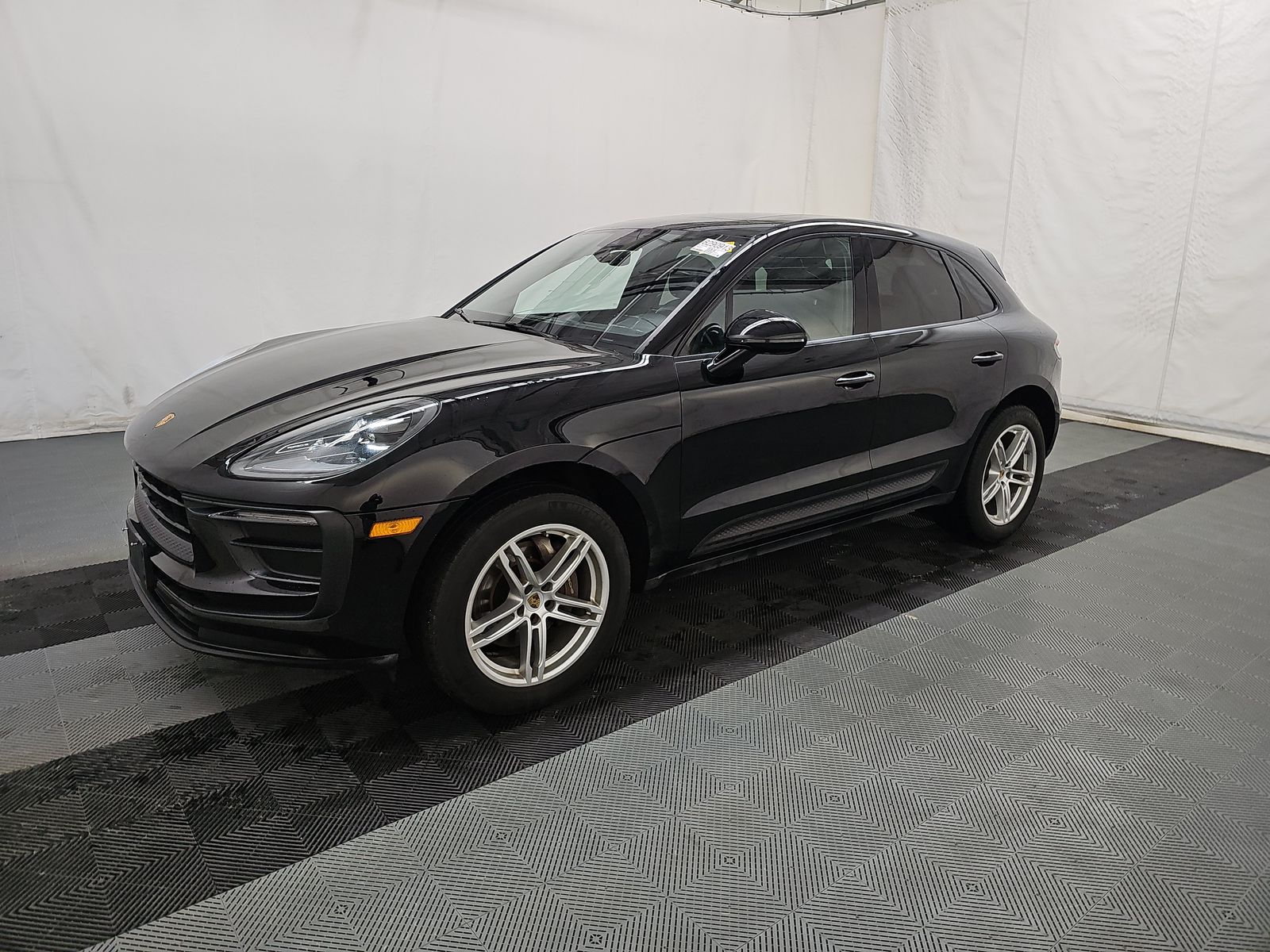 2022 Porsche Macan Base AWD