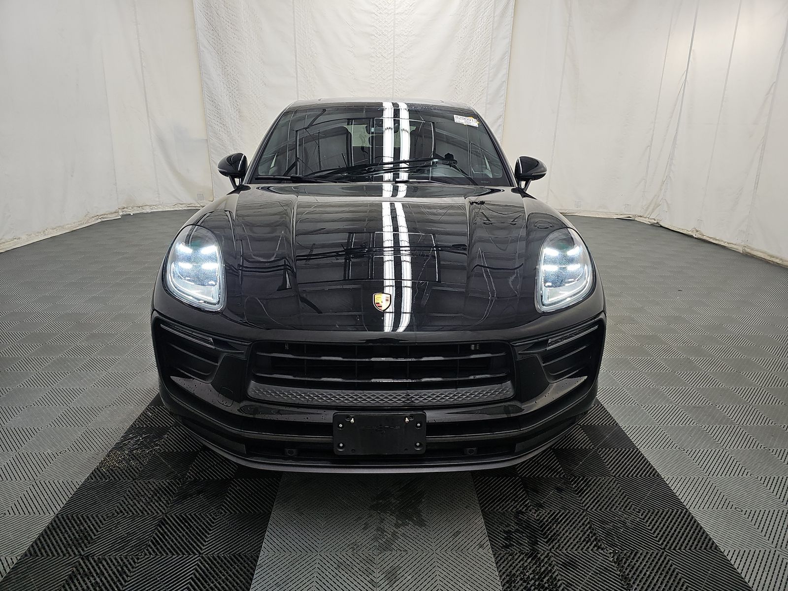 2022 Porsche Macan Base AWD