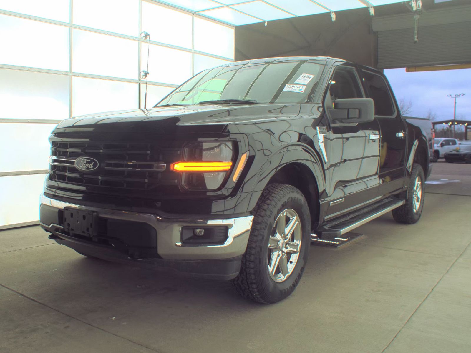 2025 Ford F-150 Hybrid XLT AWD