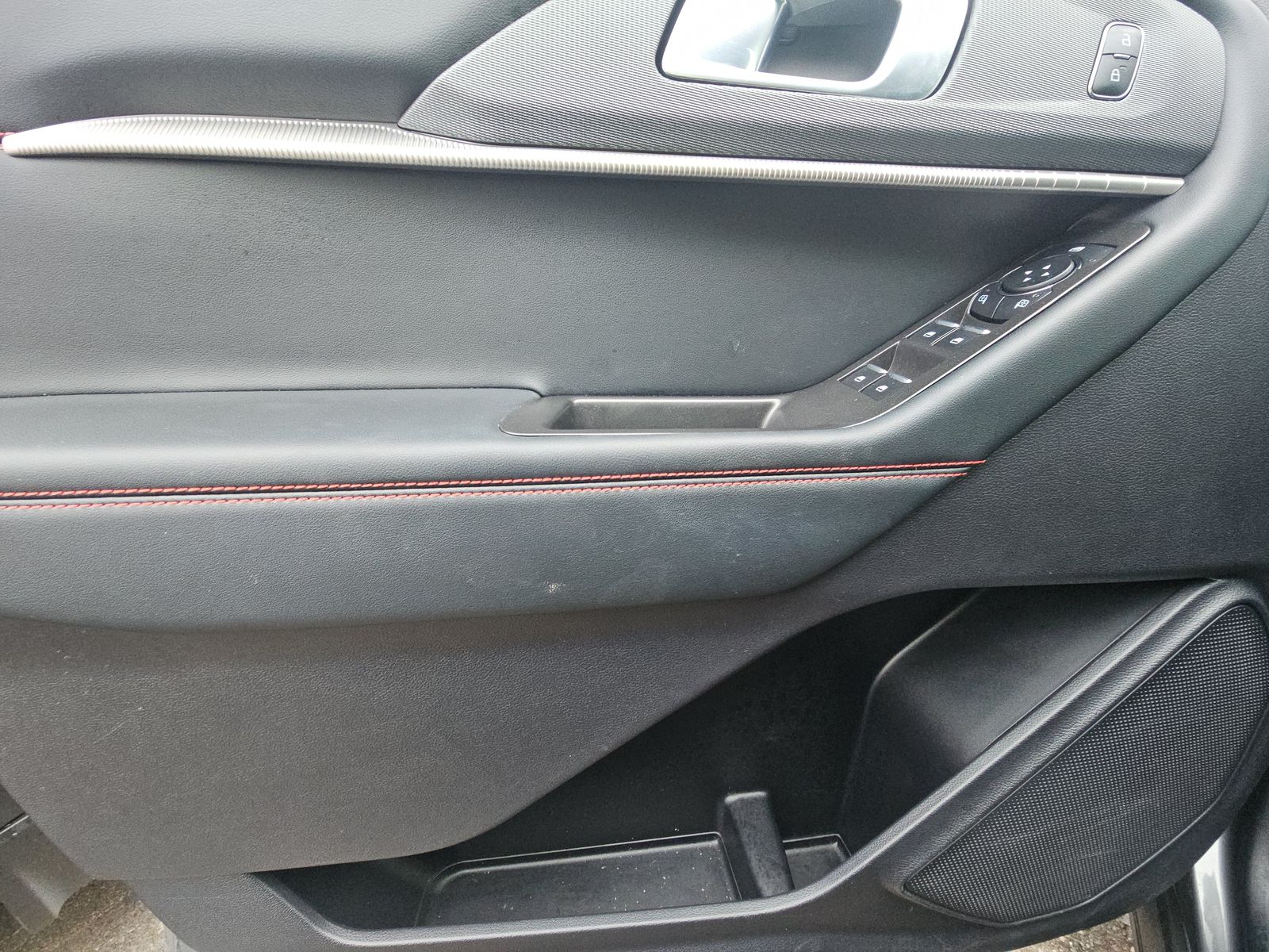 2025 Ford Explorer ST-Line AWD