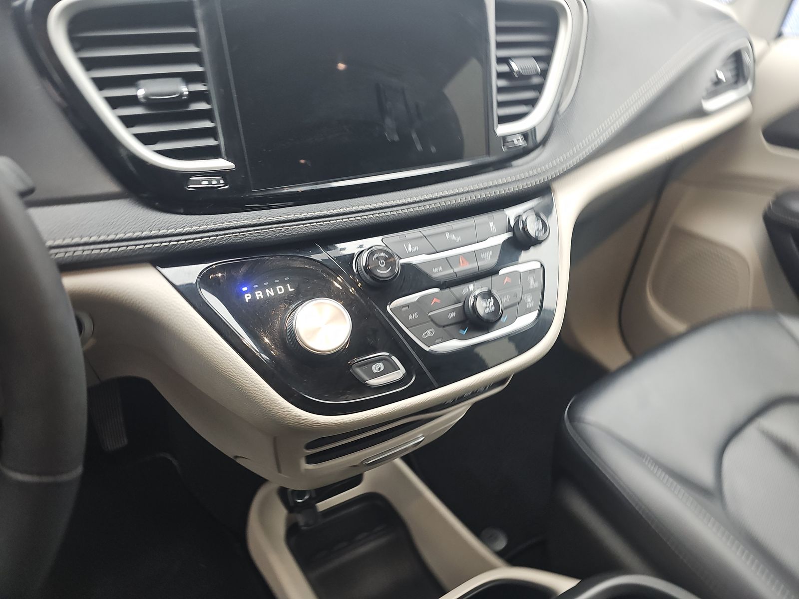 2024 Chrysler Pacifica Hybrid Select FWD