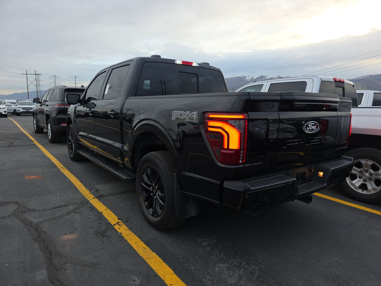 2025 Ford F-150 Hybrid Lariat AWD