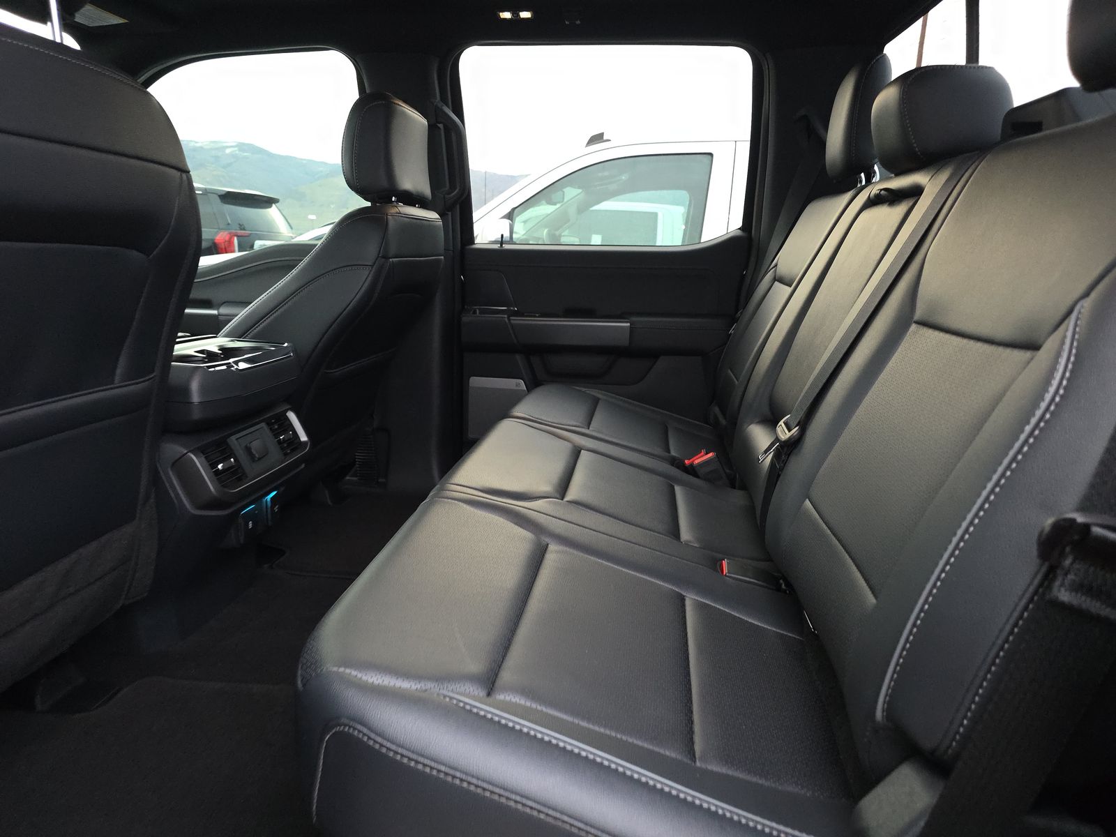 2025 Ford F-150 Hybrid Lariat AWD