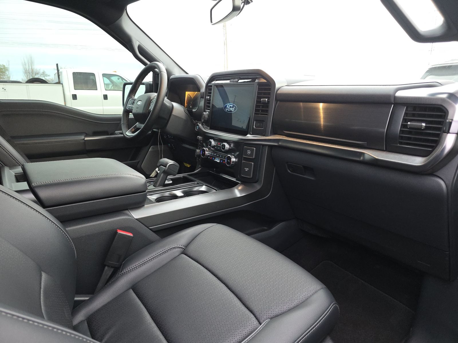 2025 Ford F-150 Hybrid Lariat AWD