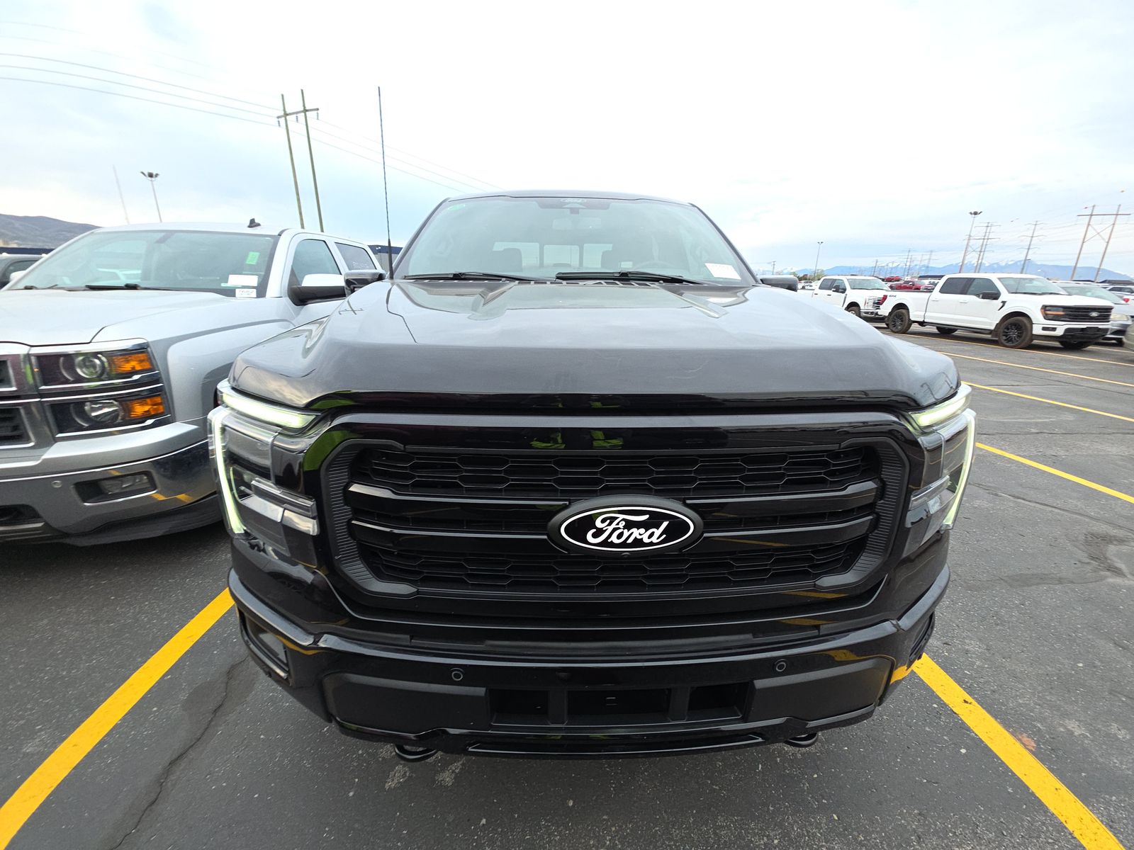 2025 Ford F-150 Hybrid Lariat AWD