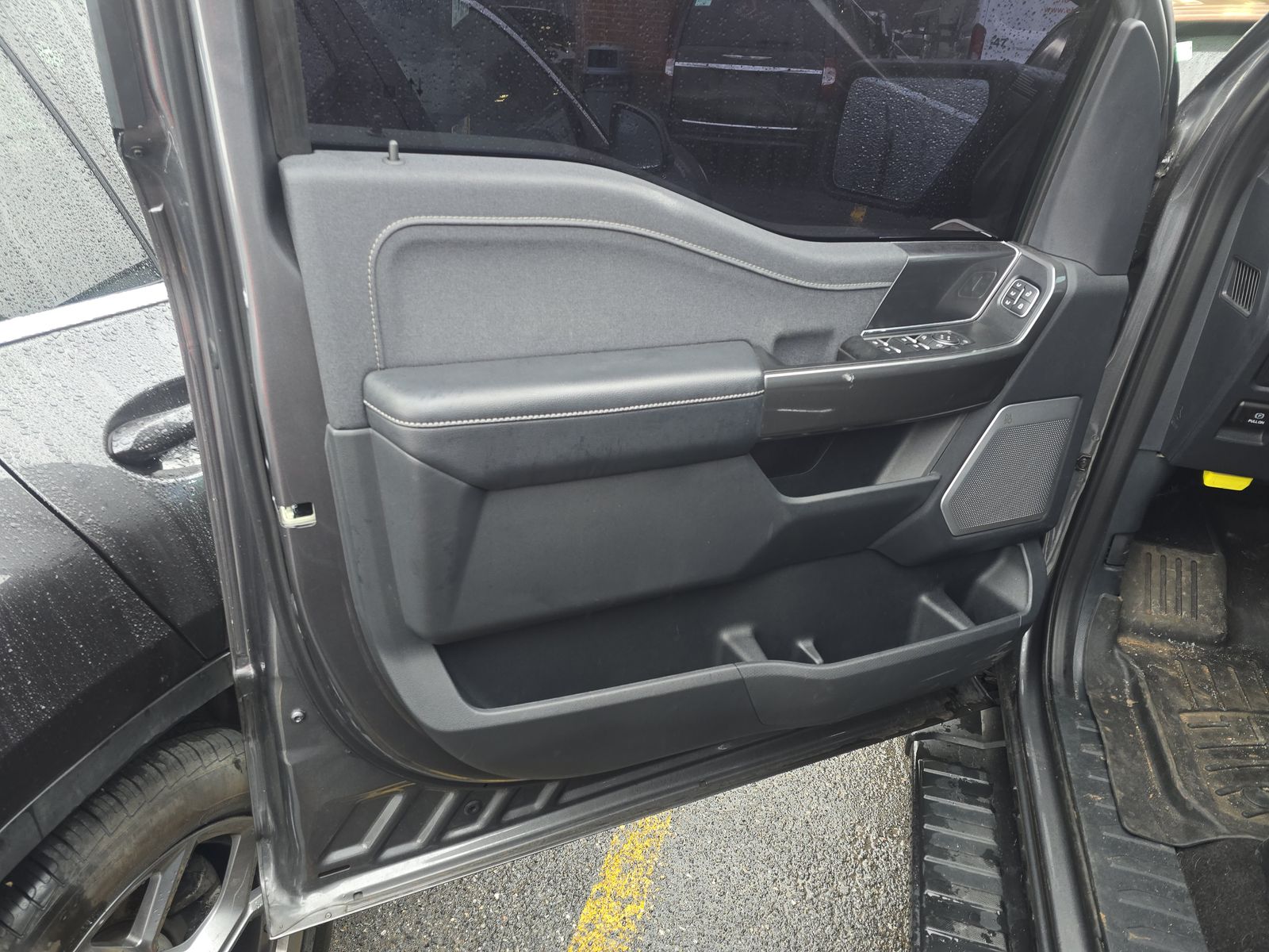 2023 Ford F-150 Lariat AWD