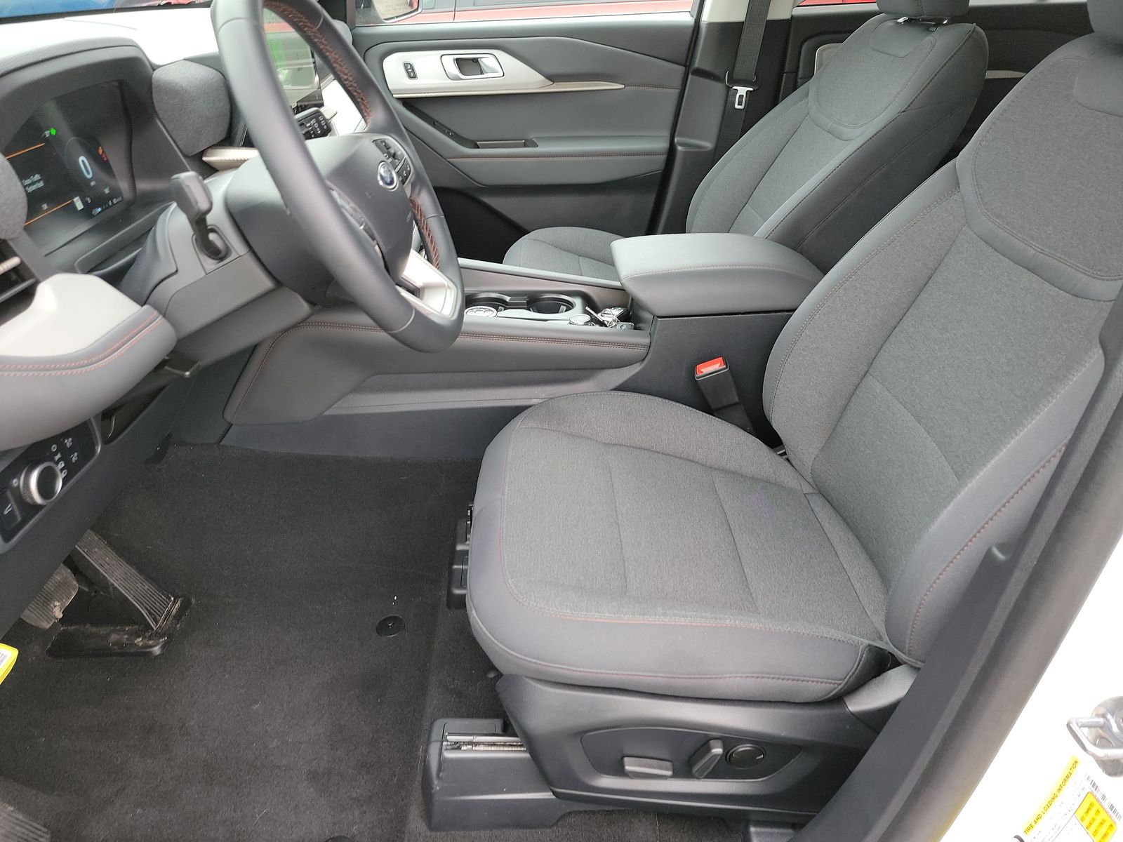 2025 Ford Explorer Active AWD