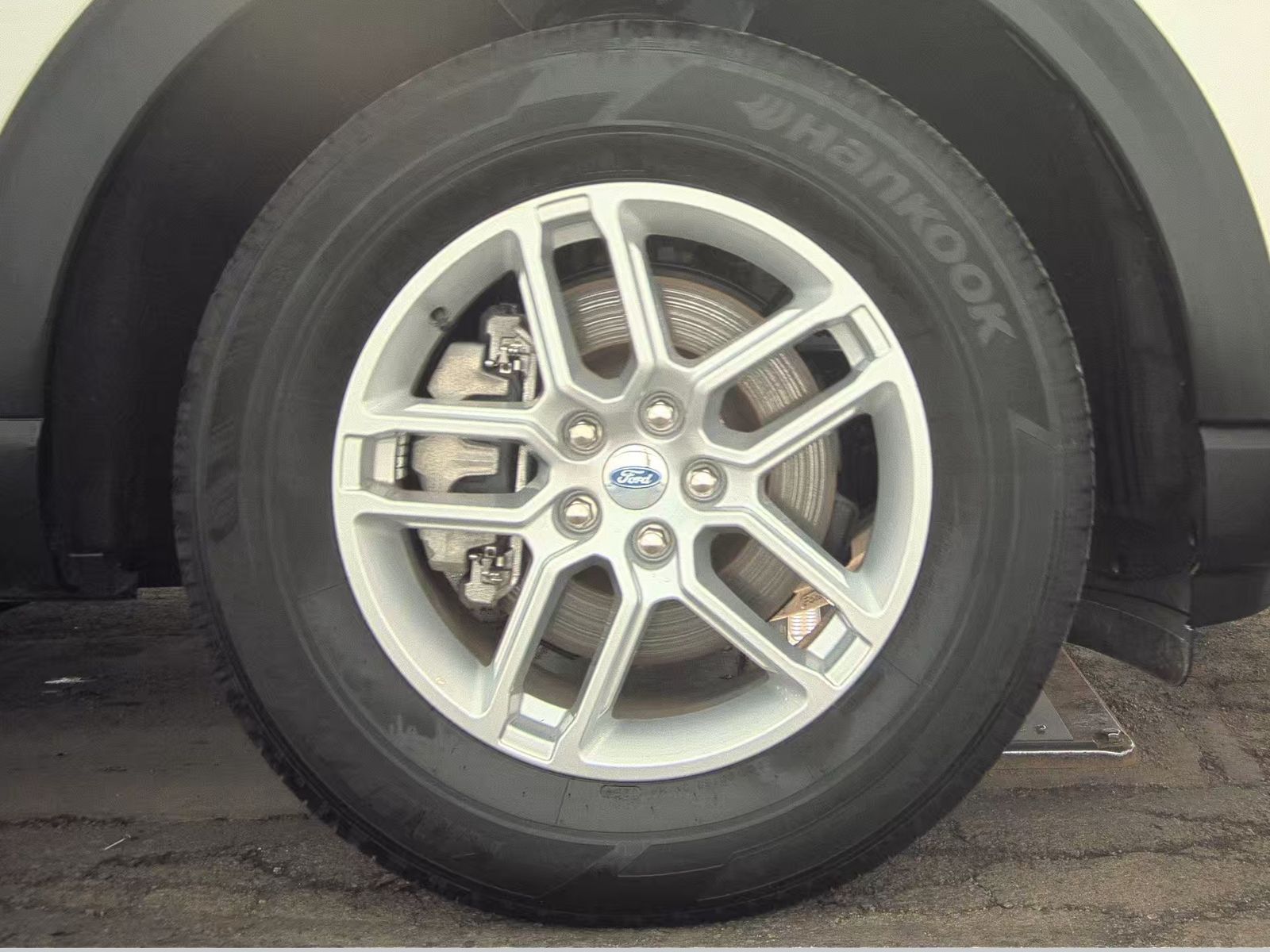 2025 Ford Explorer Active AWD