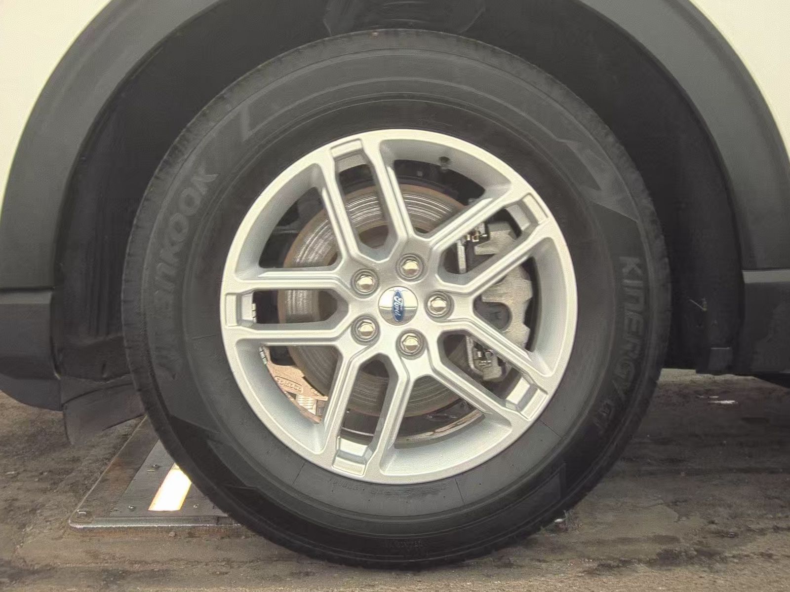 2025 Ford Explorer Active AWD