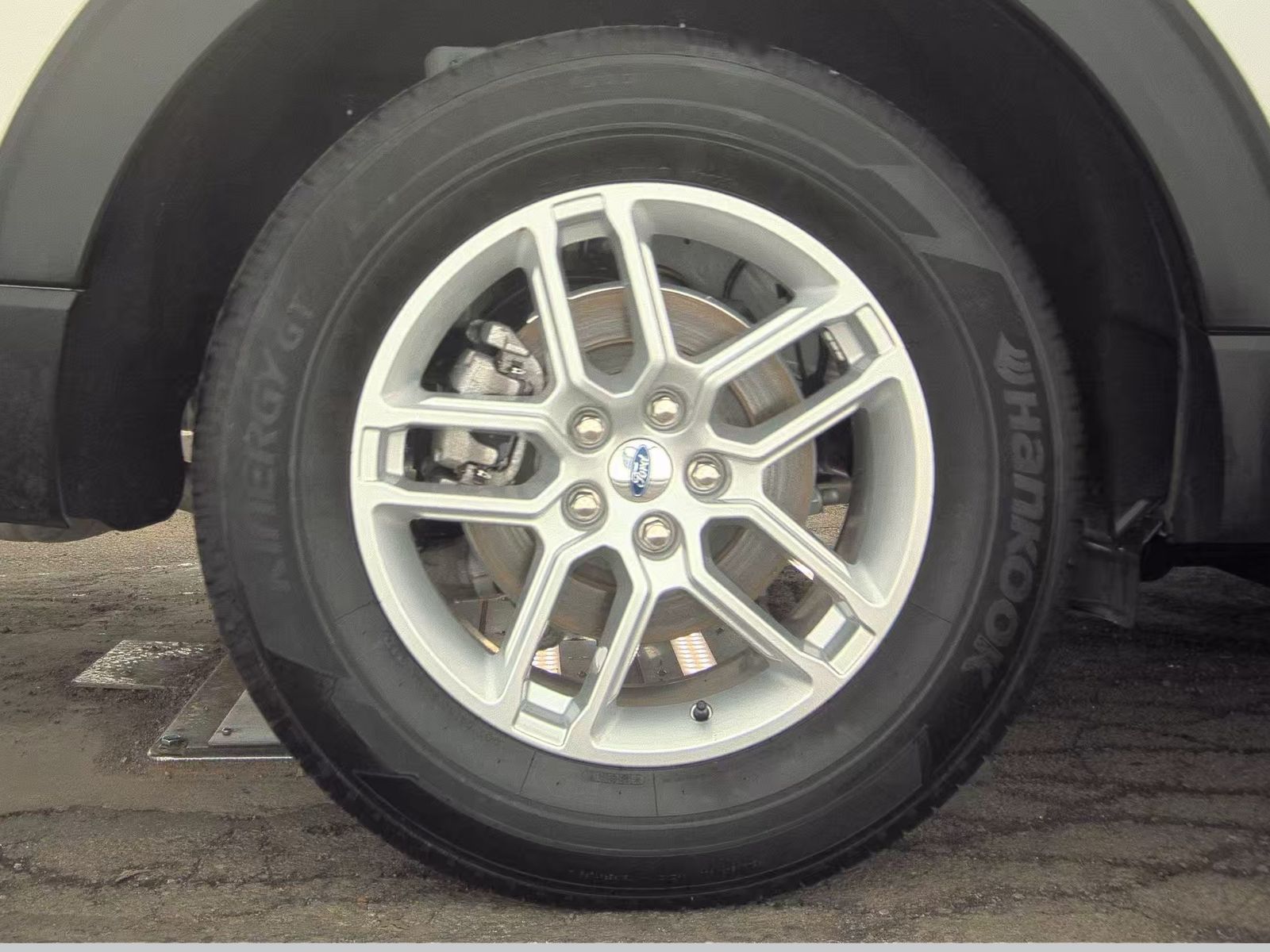 2025 Ford Explorer Active AWD