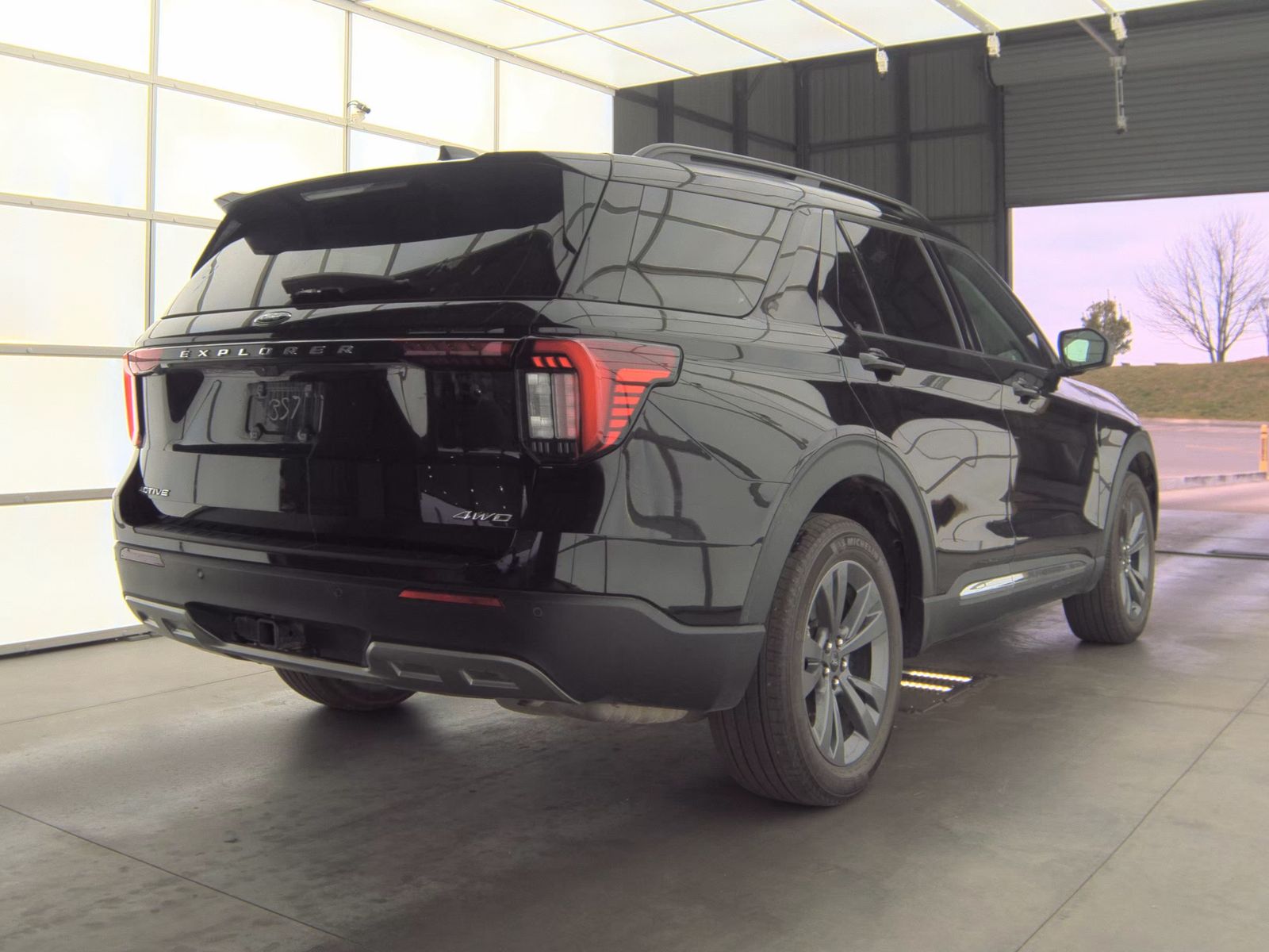 2025 Ford Explorer Active AWD