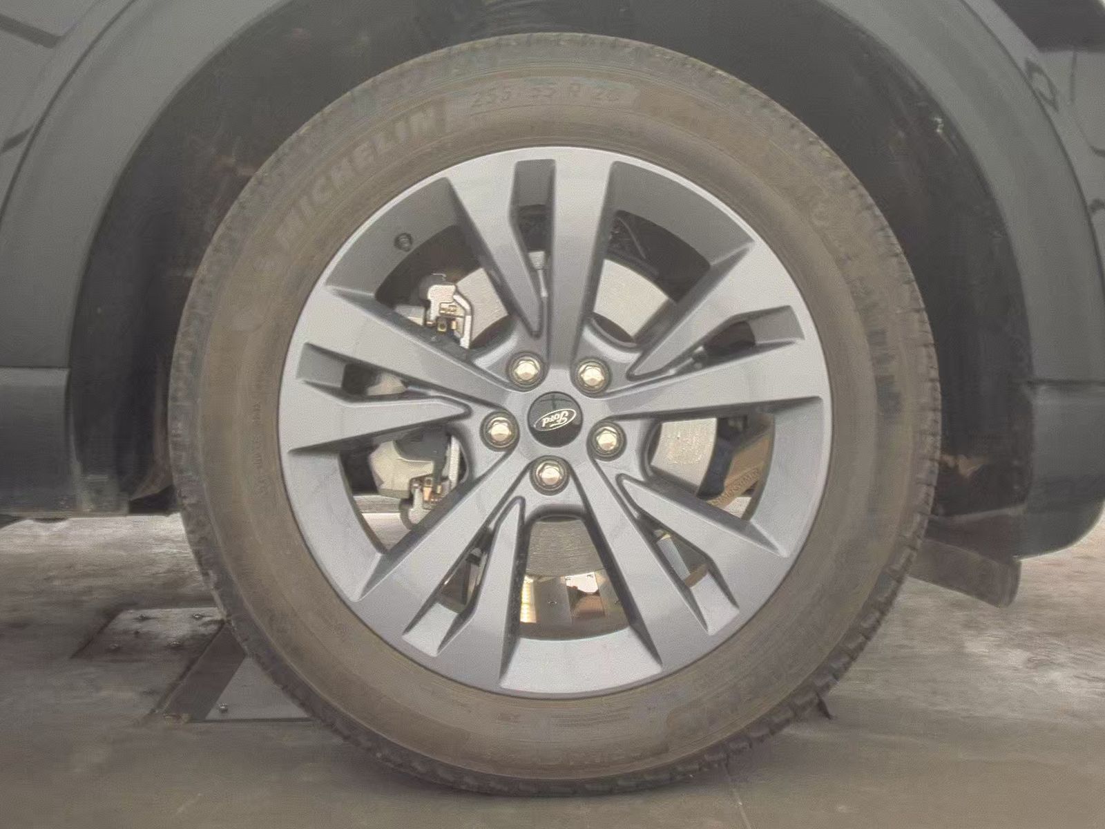 2025 Ford Explorer Active AWD