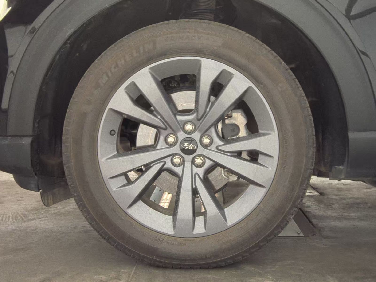 2025 Ford Explorer Active AWD