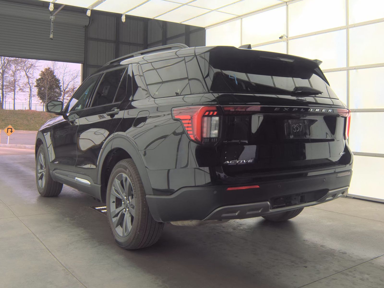 2025 Ford Explorer Active AWD