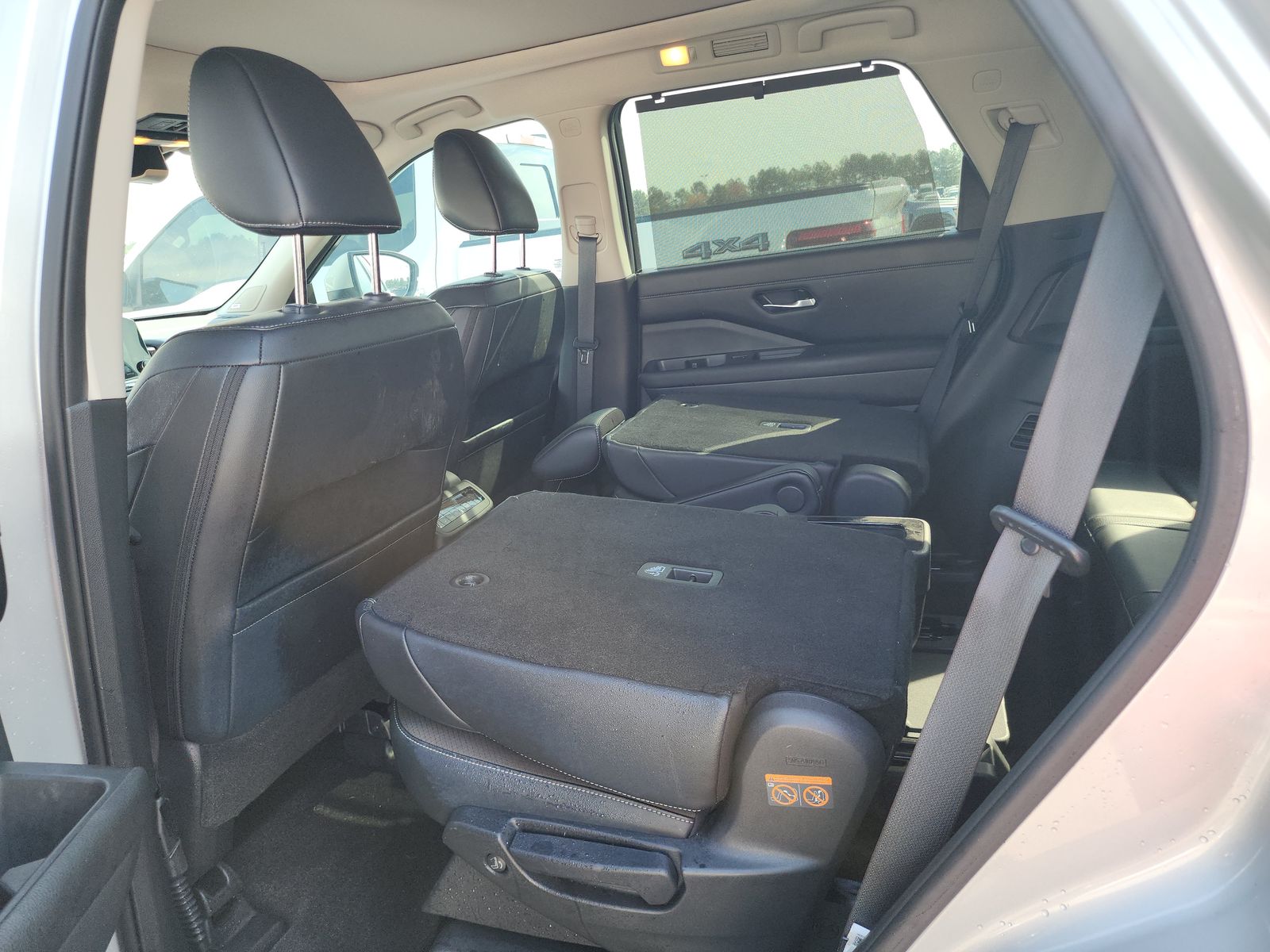 2023 Nissan Pathfinder SL AWD