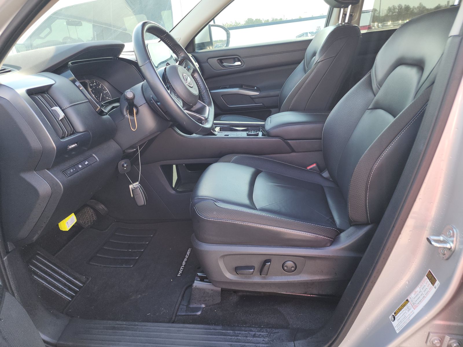 2023 Nissan Pathfinder SL AWD