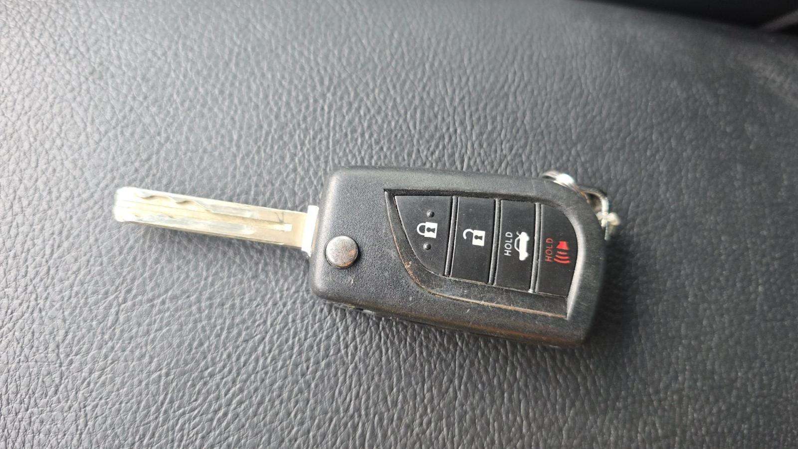 2019 Toyota Camry SE FWD