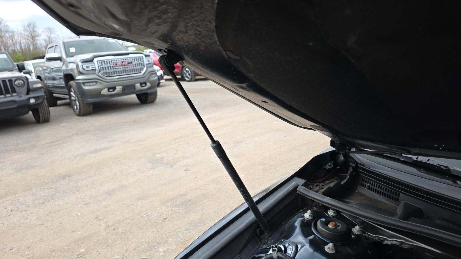 2019 Toyota Camry SE FWD