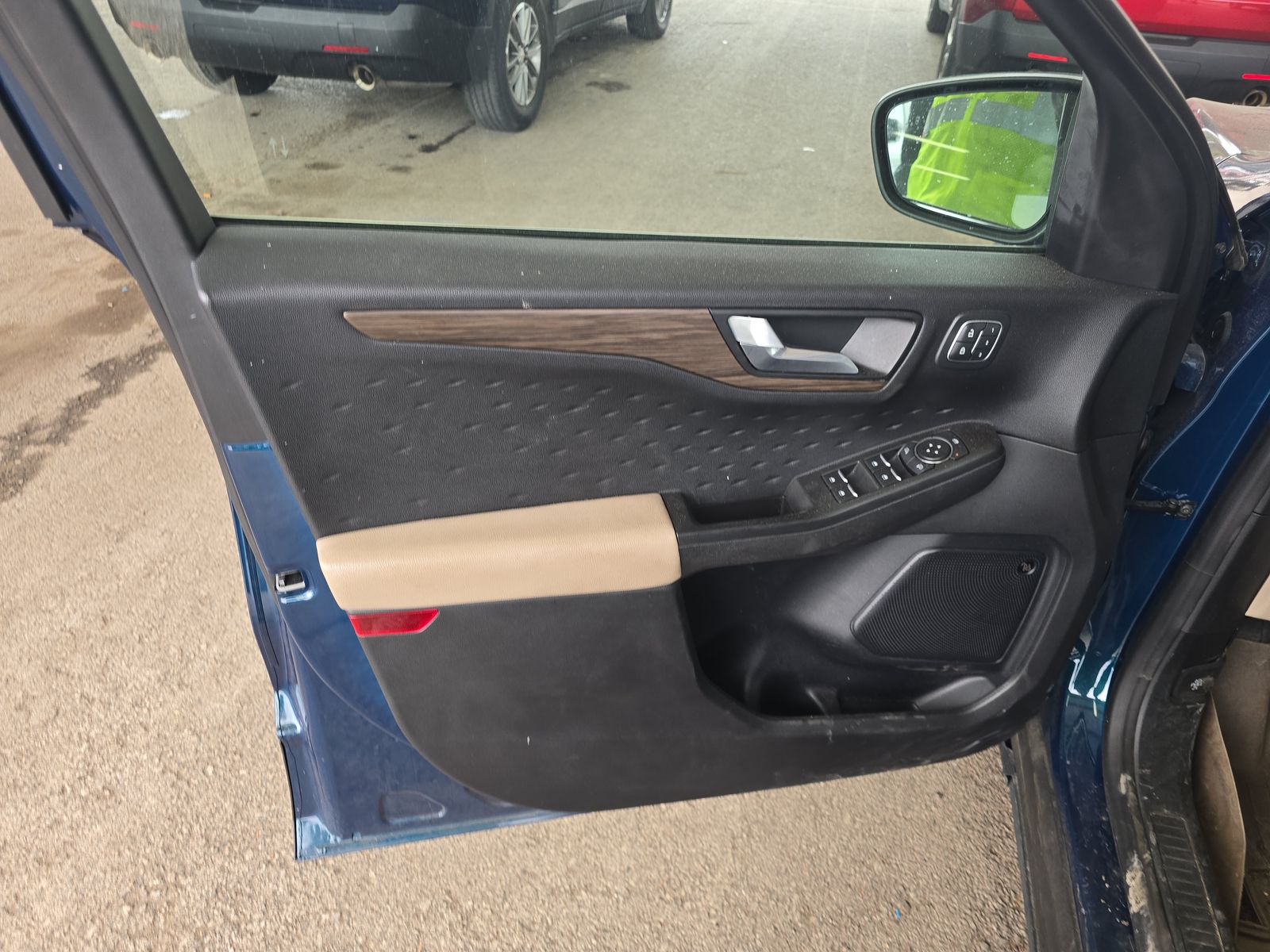 2020 Ford Escape Hybrid Titanium FWD