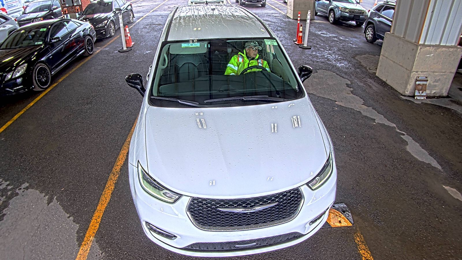 2024 Chrysler Pacifica Hybrid Select FWD