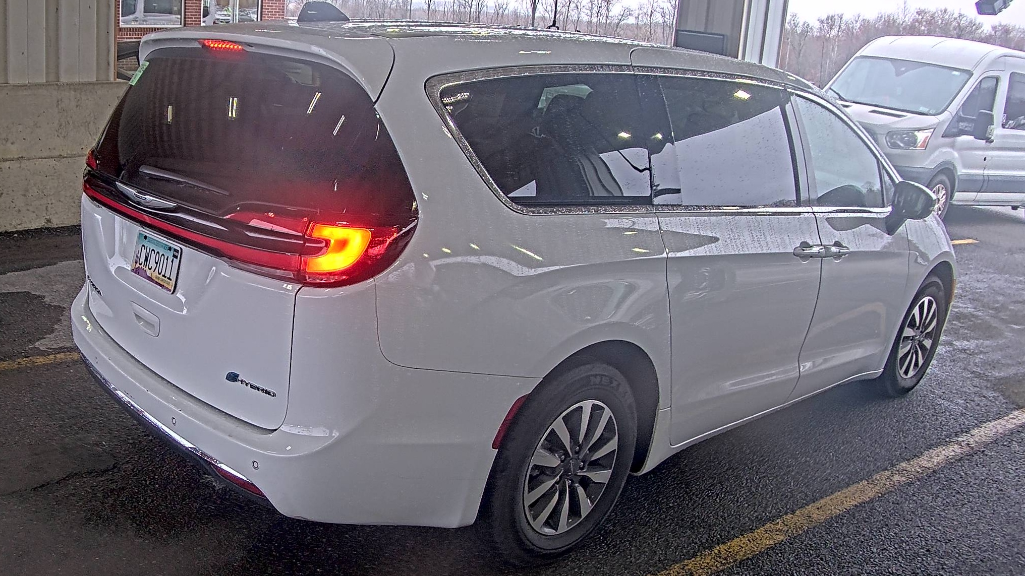 2024 Chrysler Pacifica Hybrid Select FWD