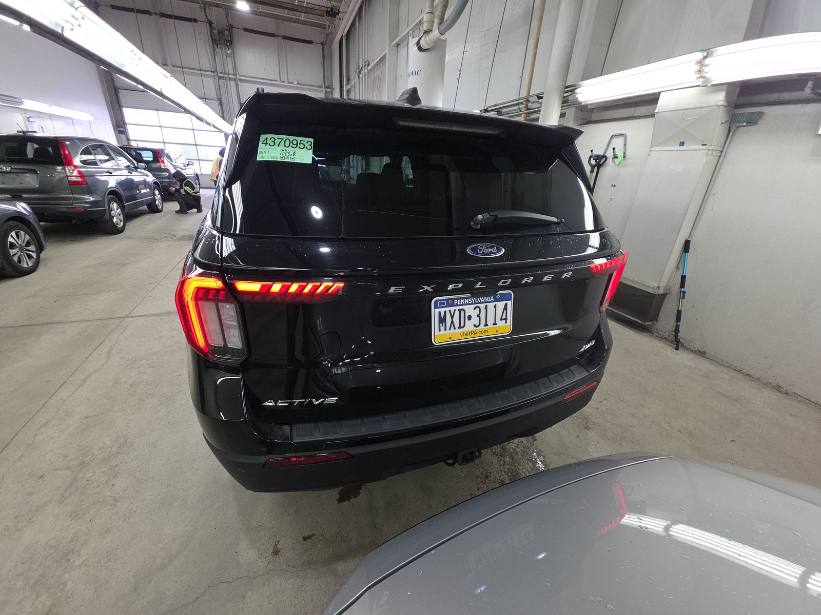 2025 Ford Explorer Active AWD
