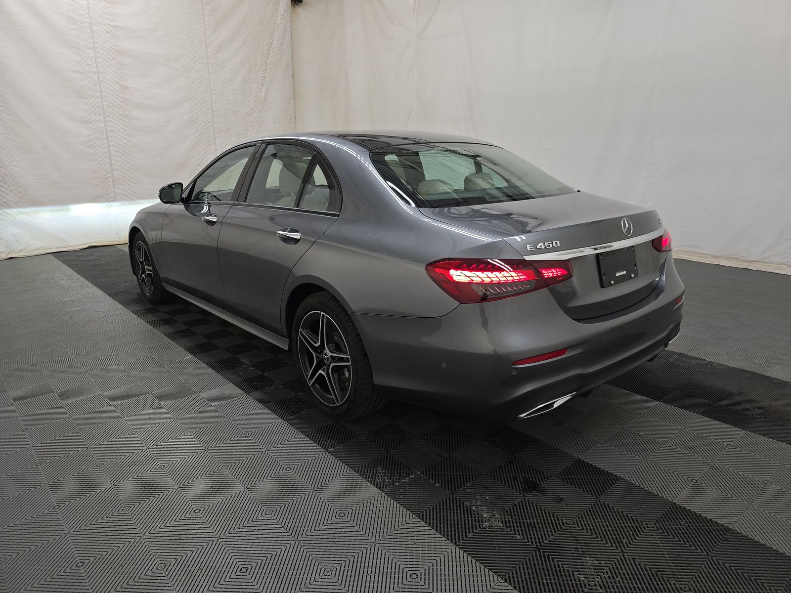 MERCEDES-BENZ E-CLASS - 7