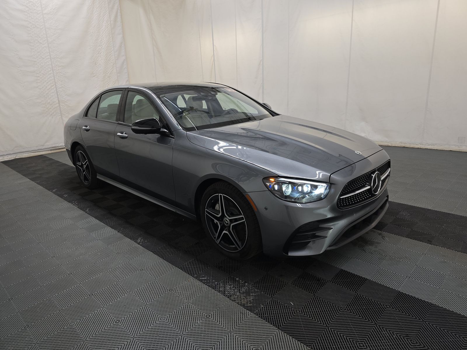 MERCEDES-BENZ E-CLASS - 4