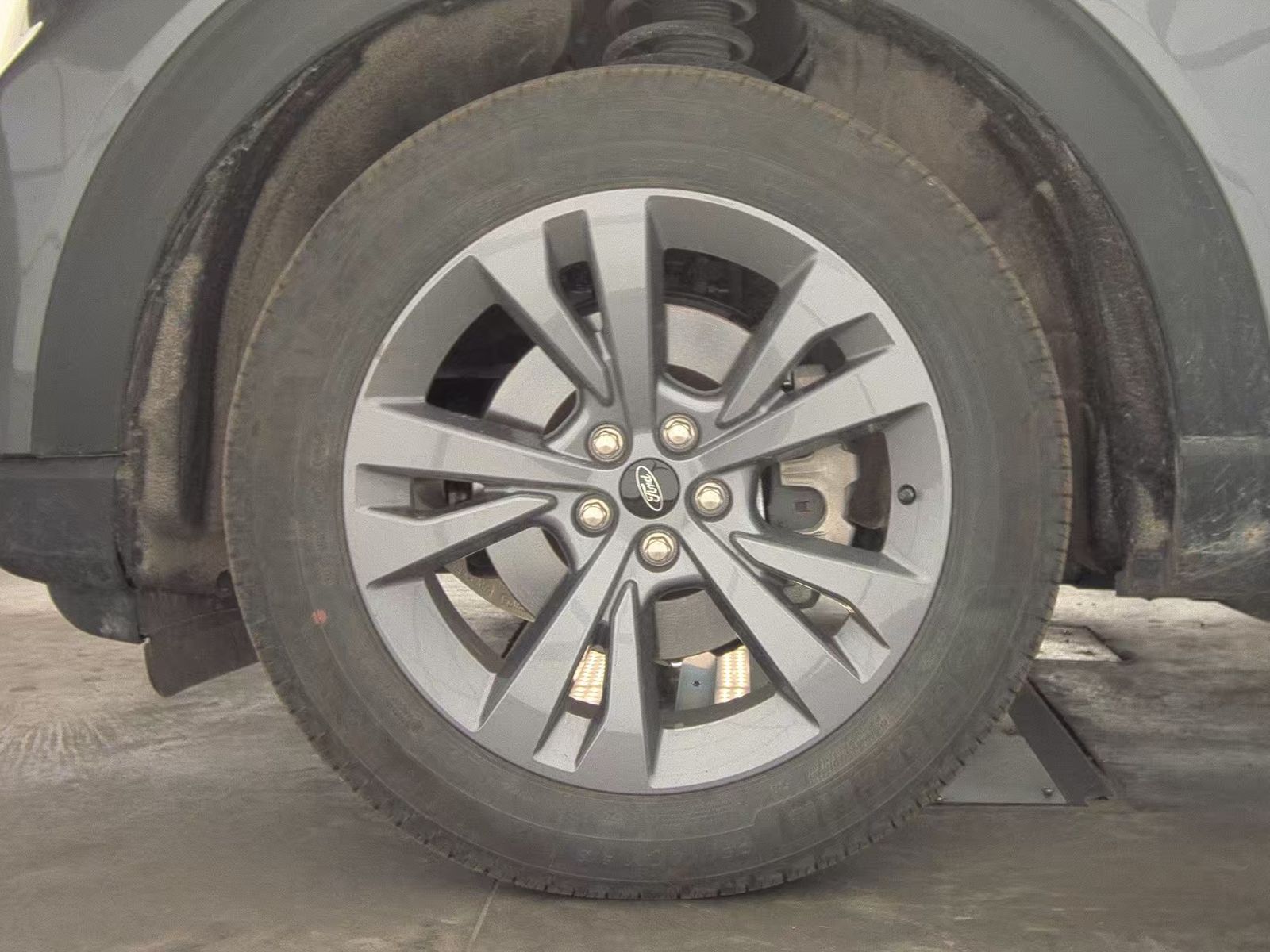 2025 Ford Explorer Active AWD