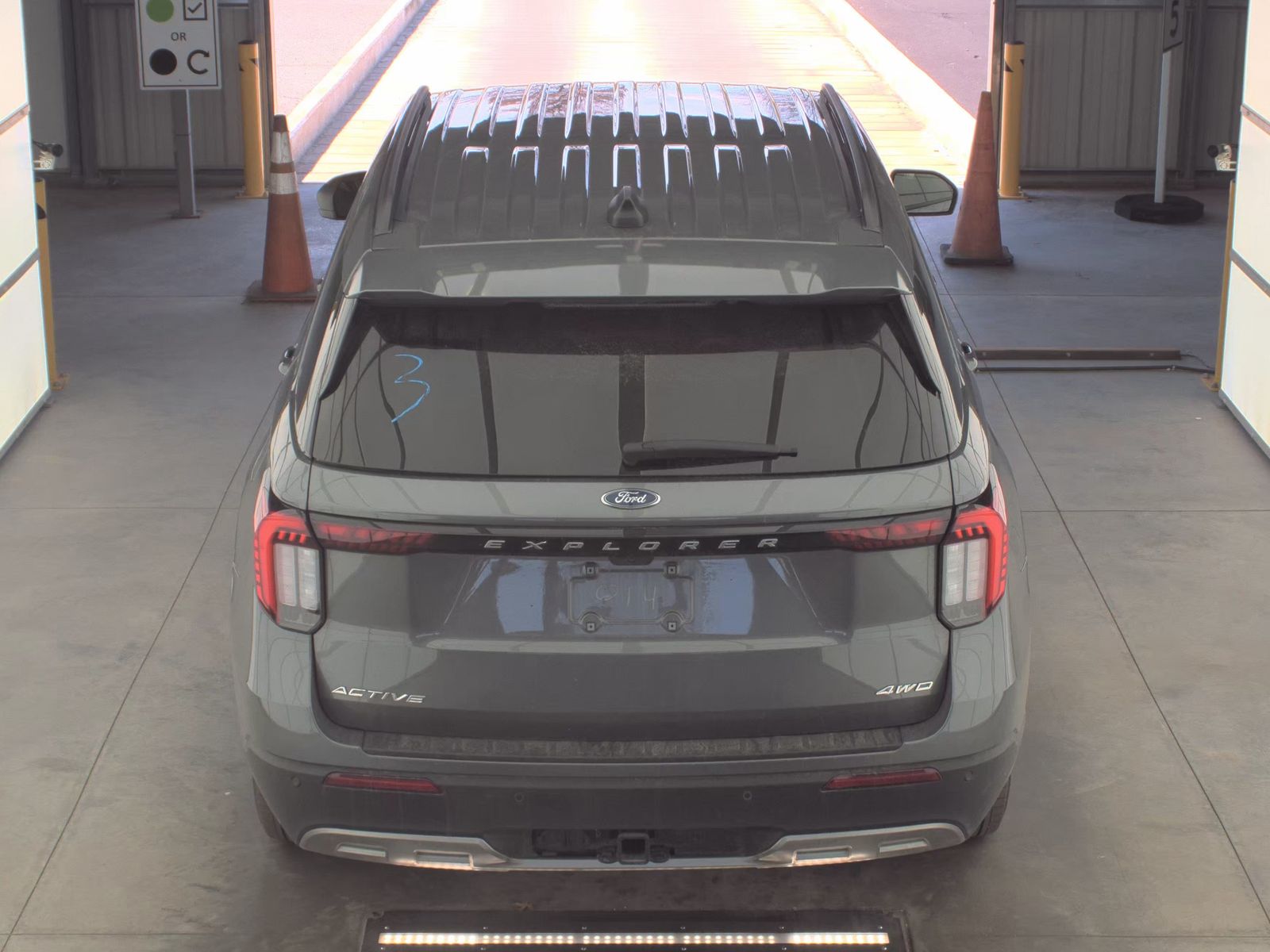 2025 Ford Explorer Active AWD