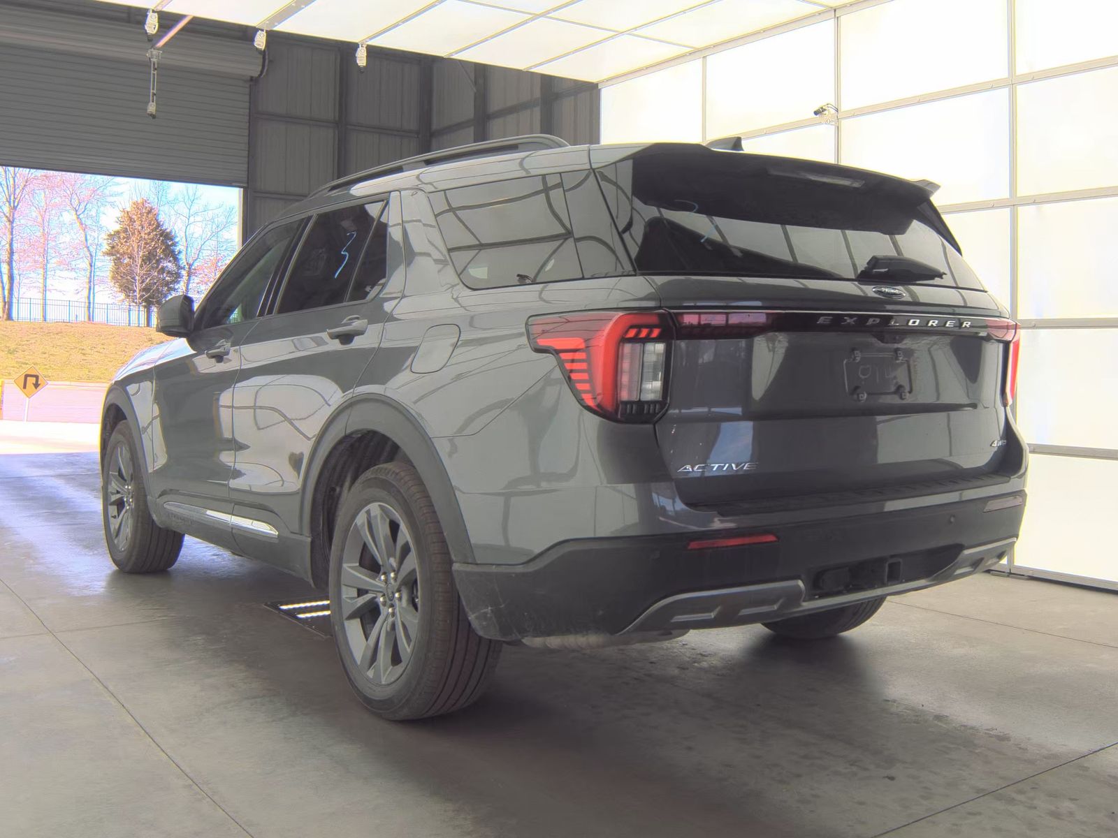 2025 Ford Explorer Active AWD