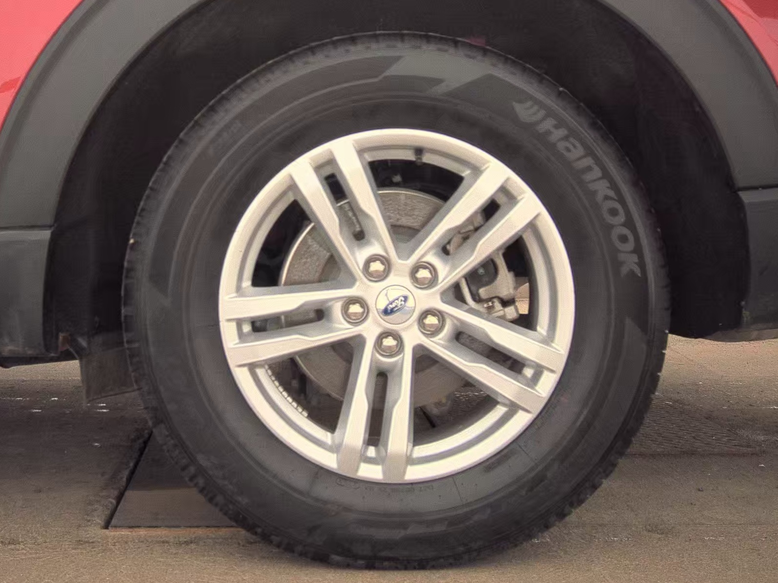 2023 Ford Explorer XLT AWD