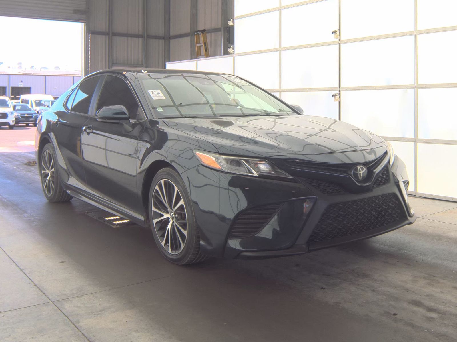 2019 Toyota Camry SE FWD