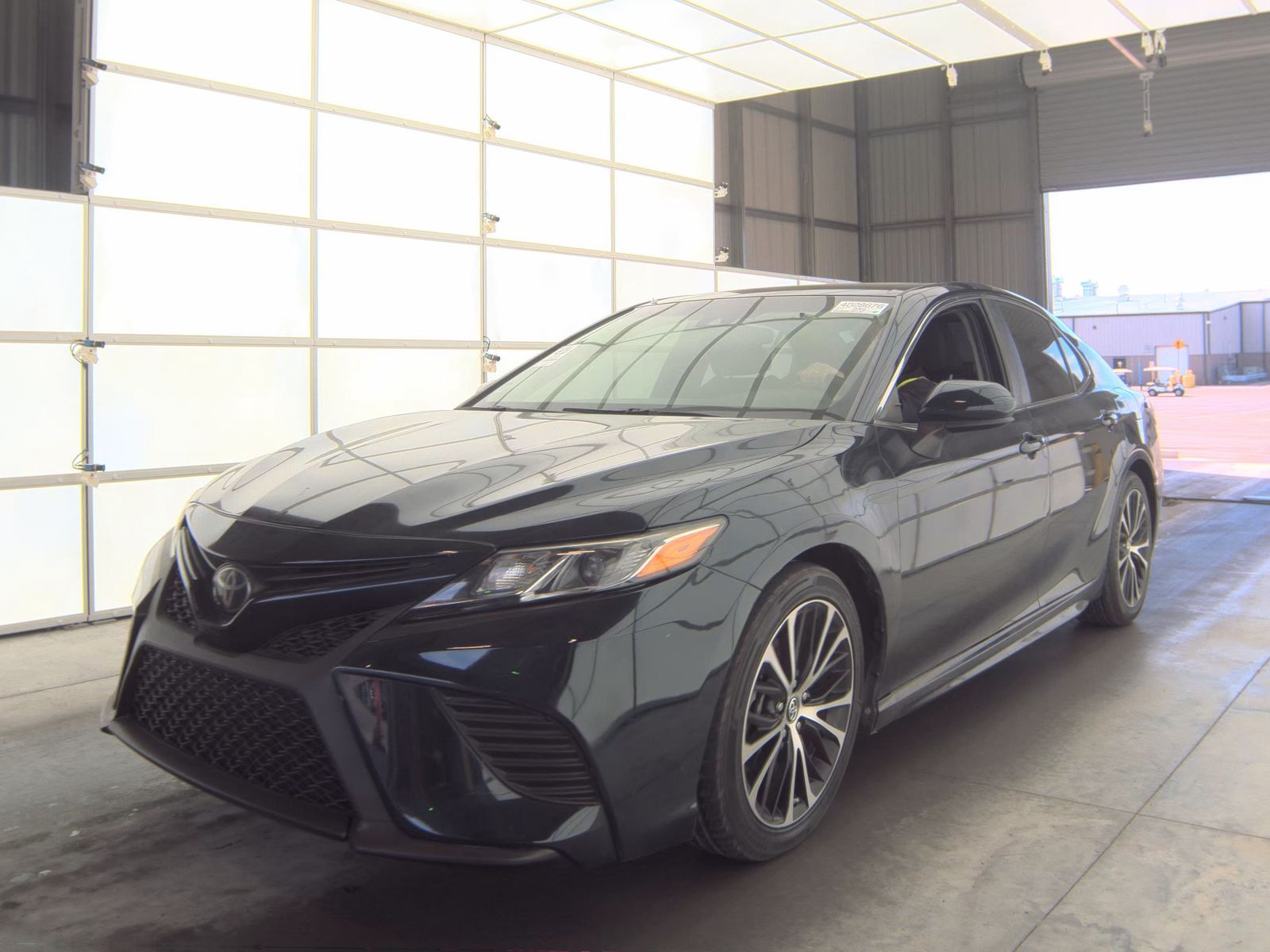 2019 Toyota Camry SE FWD